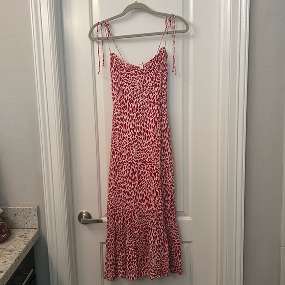Reformation tie midi dress with red hearts pattern - Picture 2 of 4